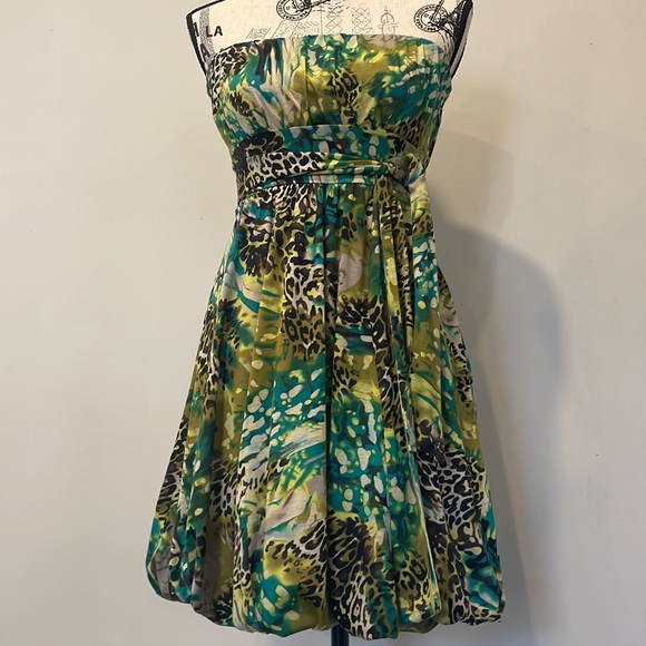 BEAUTIFUL PRINT STRAPLESS DRESS - Picture 1 of 7